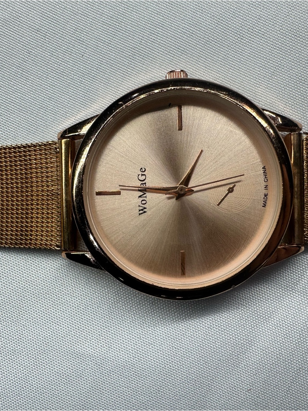WoMaGe Rose Gold Minimalist Mesh Band Wrist Watch Untested
